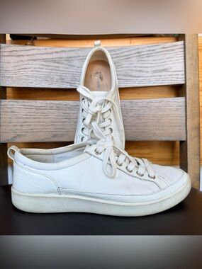 Vionic Winny white leather sneakers sz 7 for women